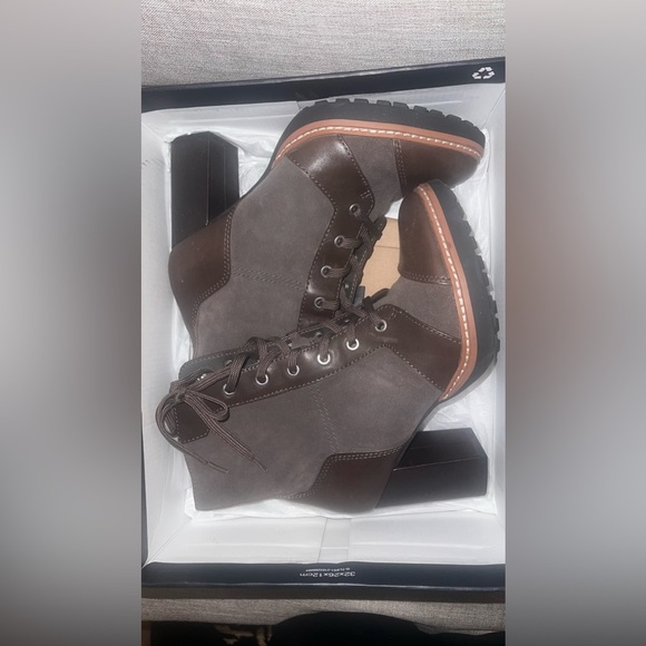 Nice casual booties. Great for the fall season. - Picture 3 of 6